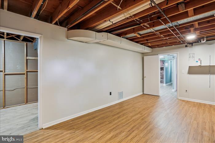 MANOR WOODS - Residential