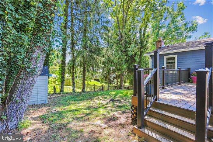 MANOR WOODS - Residential