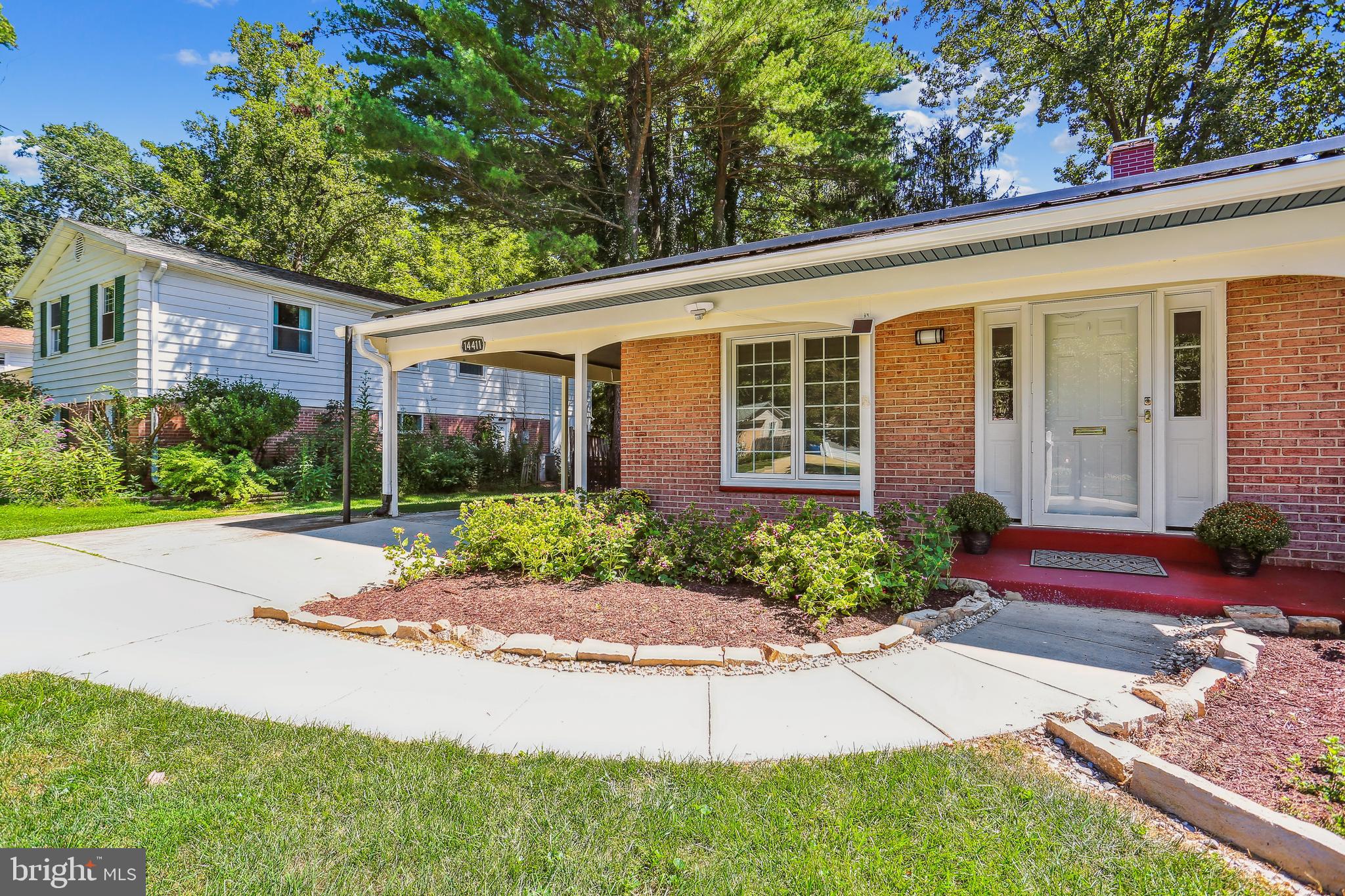 MANOR WOODS - Residential