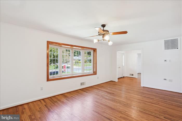 MANOR WOODS - Residential