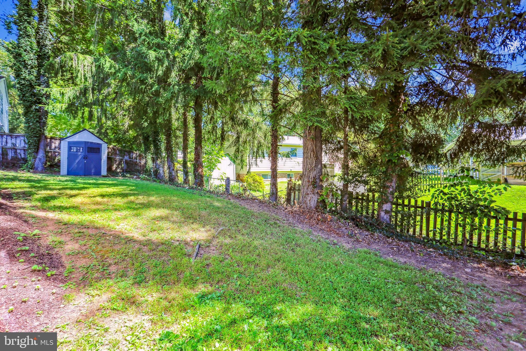 MANOR WOODS - Residential