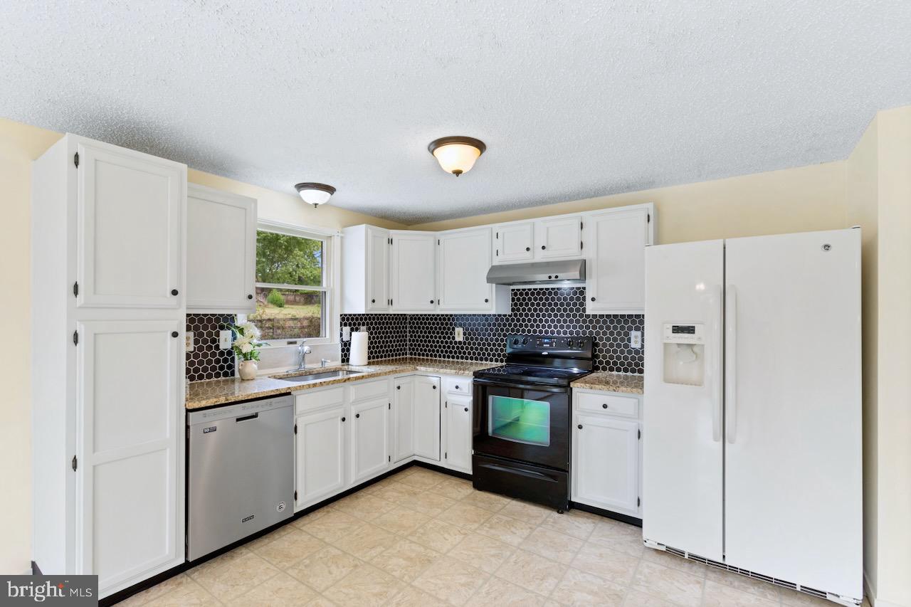 AVON BEND - Residential