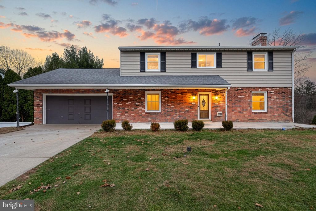 Photo of 1373 Quail Hollow Road, HARRISBURG, PA 17112 (MLS # PADA2051994)