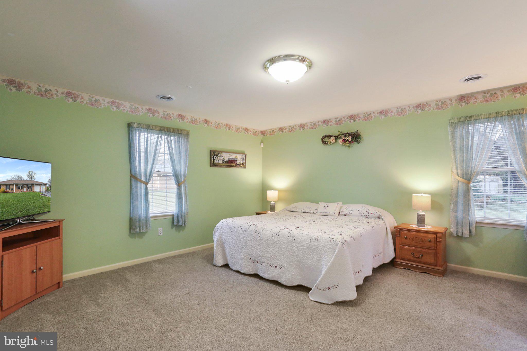 SOUTH POINTE - Residential