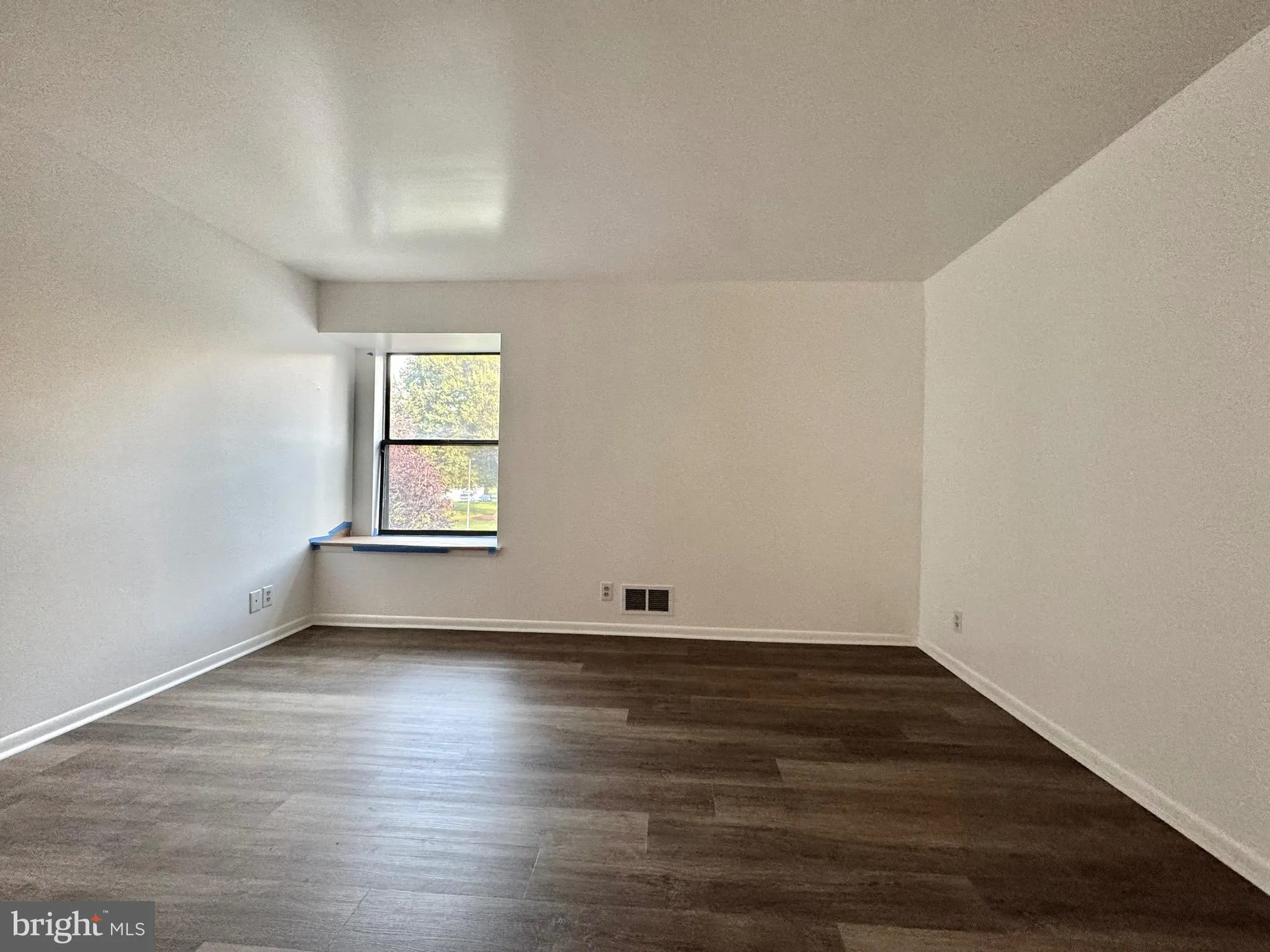 Claymont, Delaware 19703, United States, 2 Bedrooms Bedrooms, ,2 BathroomsBathrooms,Residential,Active,230327