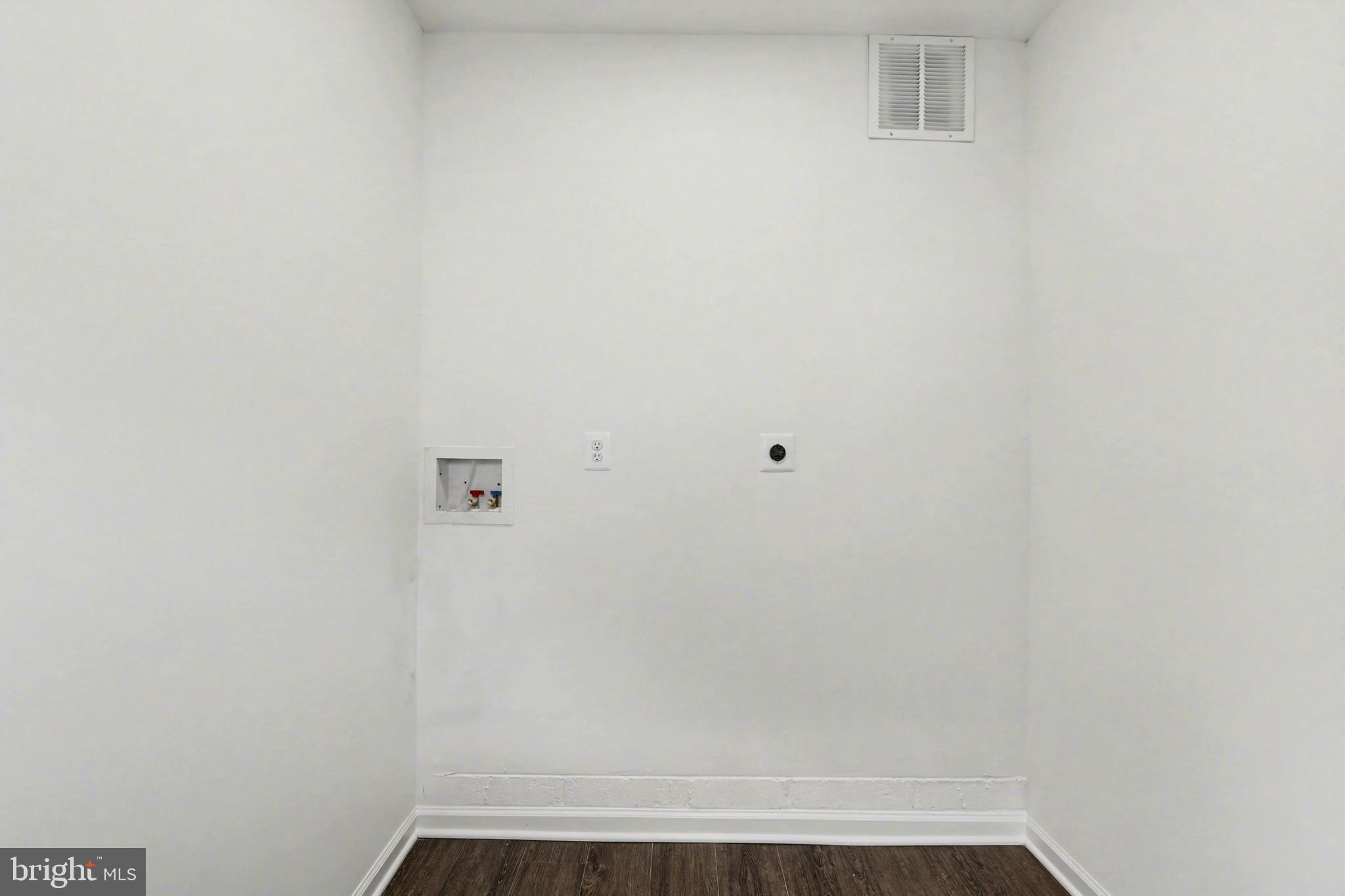 ABERDEEN HILLS - Residential