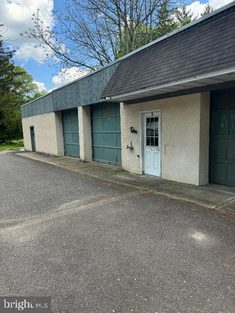 Photo of MOORESTOWN, NJ 08057 (MLS # NJBL2123552)