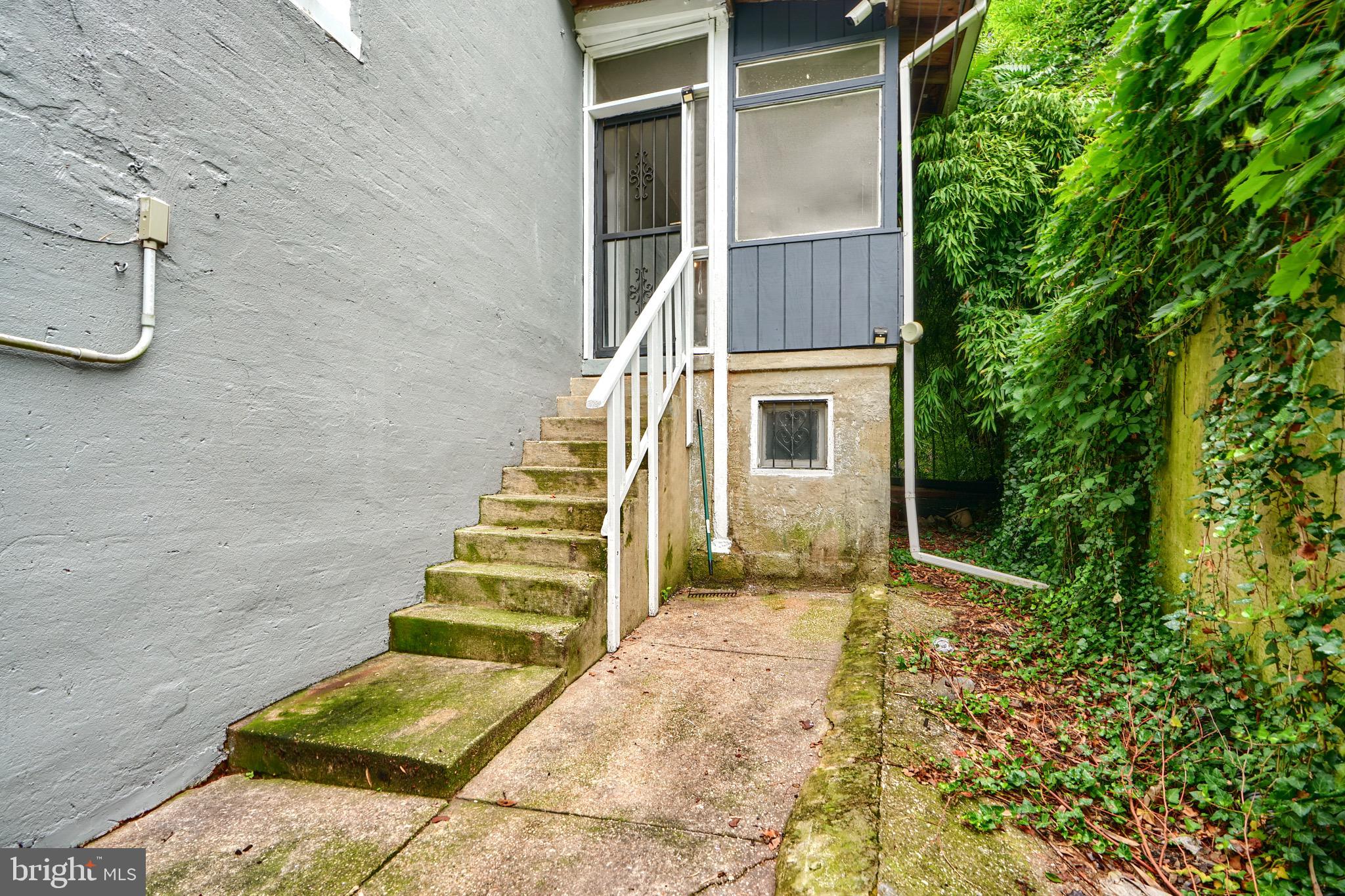 WAVERLY - Residential Lease