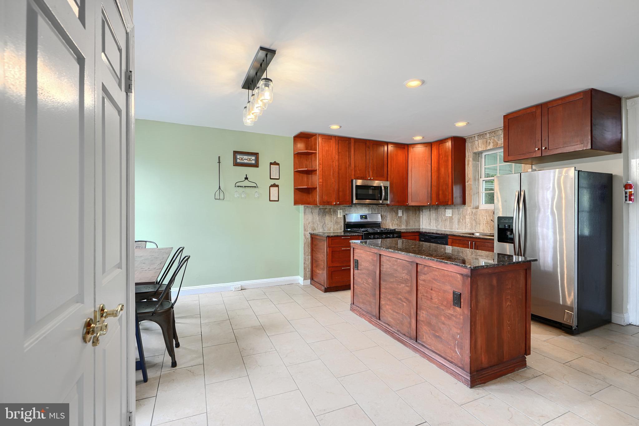WAVERLY - Residential Lease
