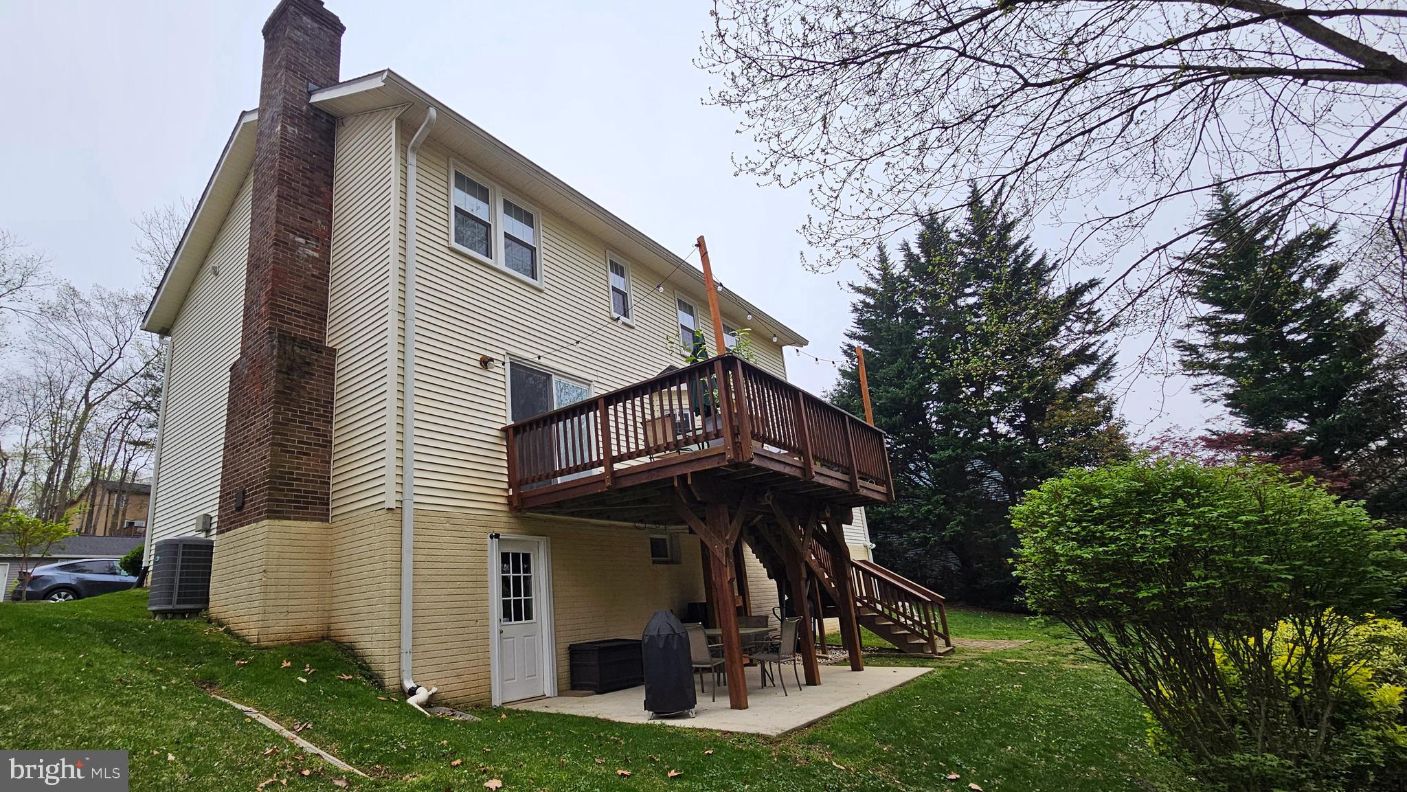15338 EDGEHILL DRIVE