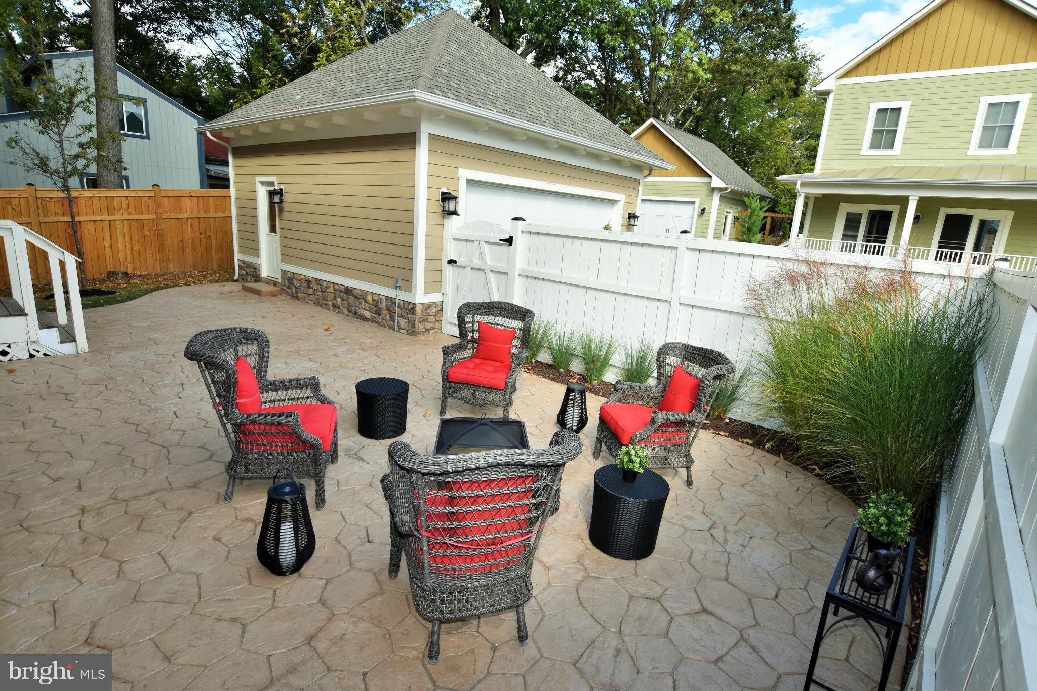 MONROE HILL - Residential