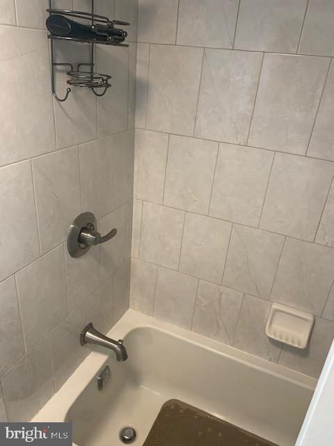 DEALE BEACH - Residential