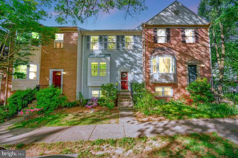 6164 FOREST CREEK COURT SPRINGFIELD VA 22152