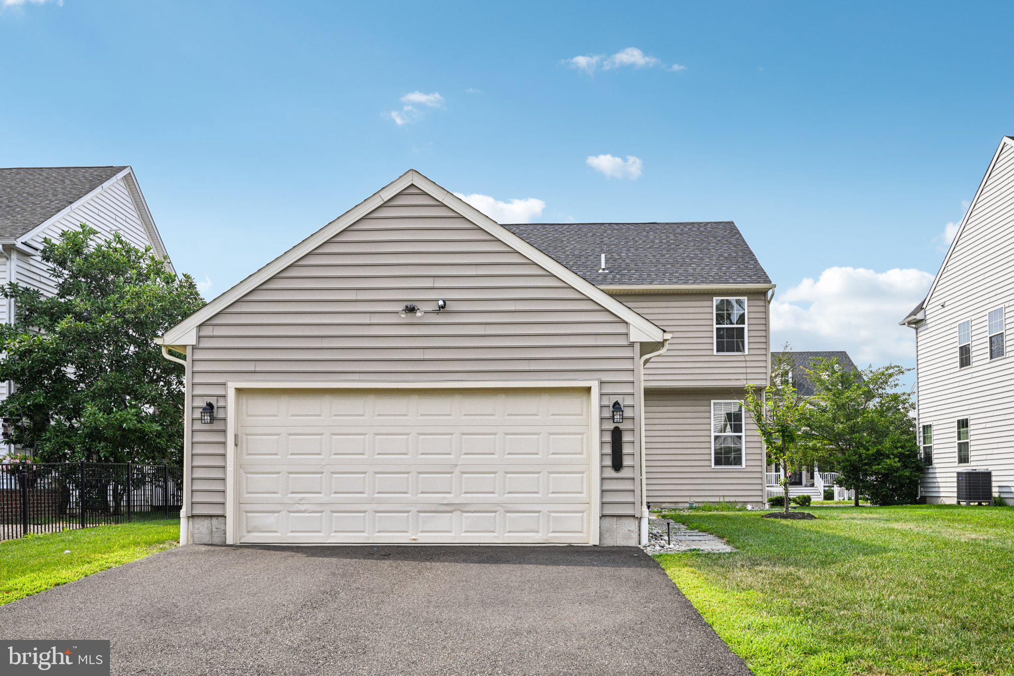 OVERLOOK AT CARRIAGE - Residential