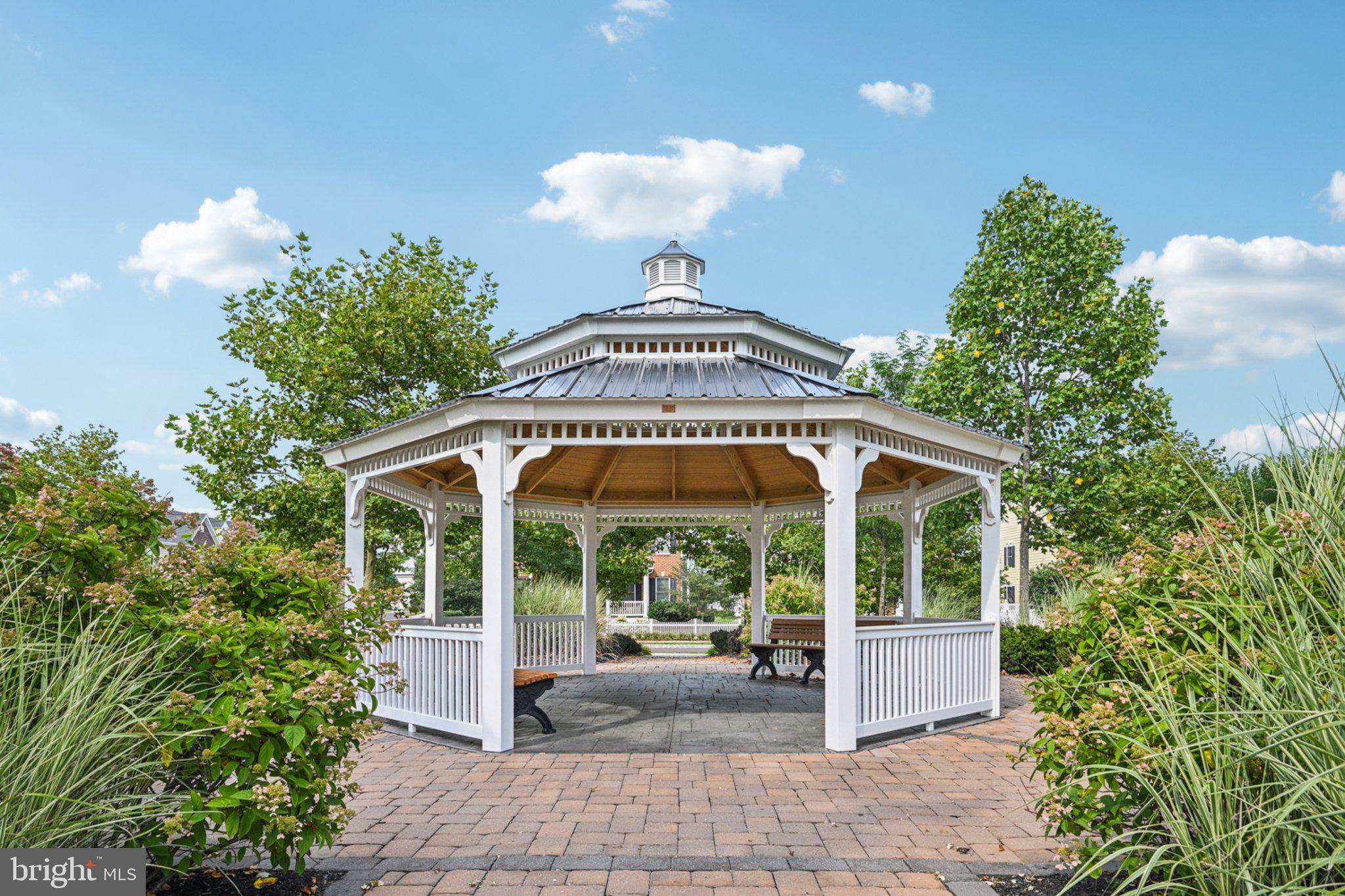 OVERLOOK AT CARRIAGE - Residential