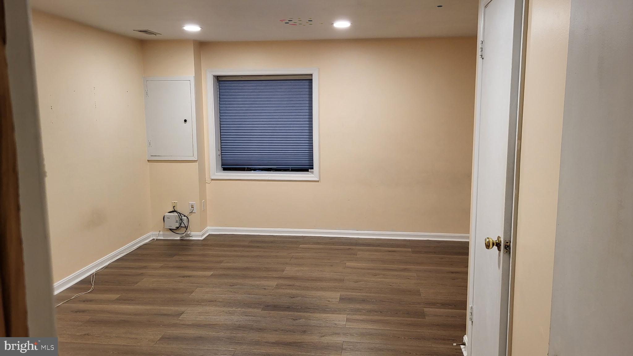 ESSEX PLACE - Residential