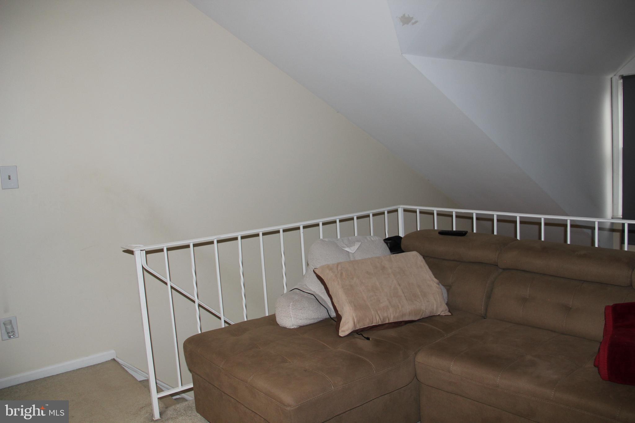 ESSEX PLACE - Residential