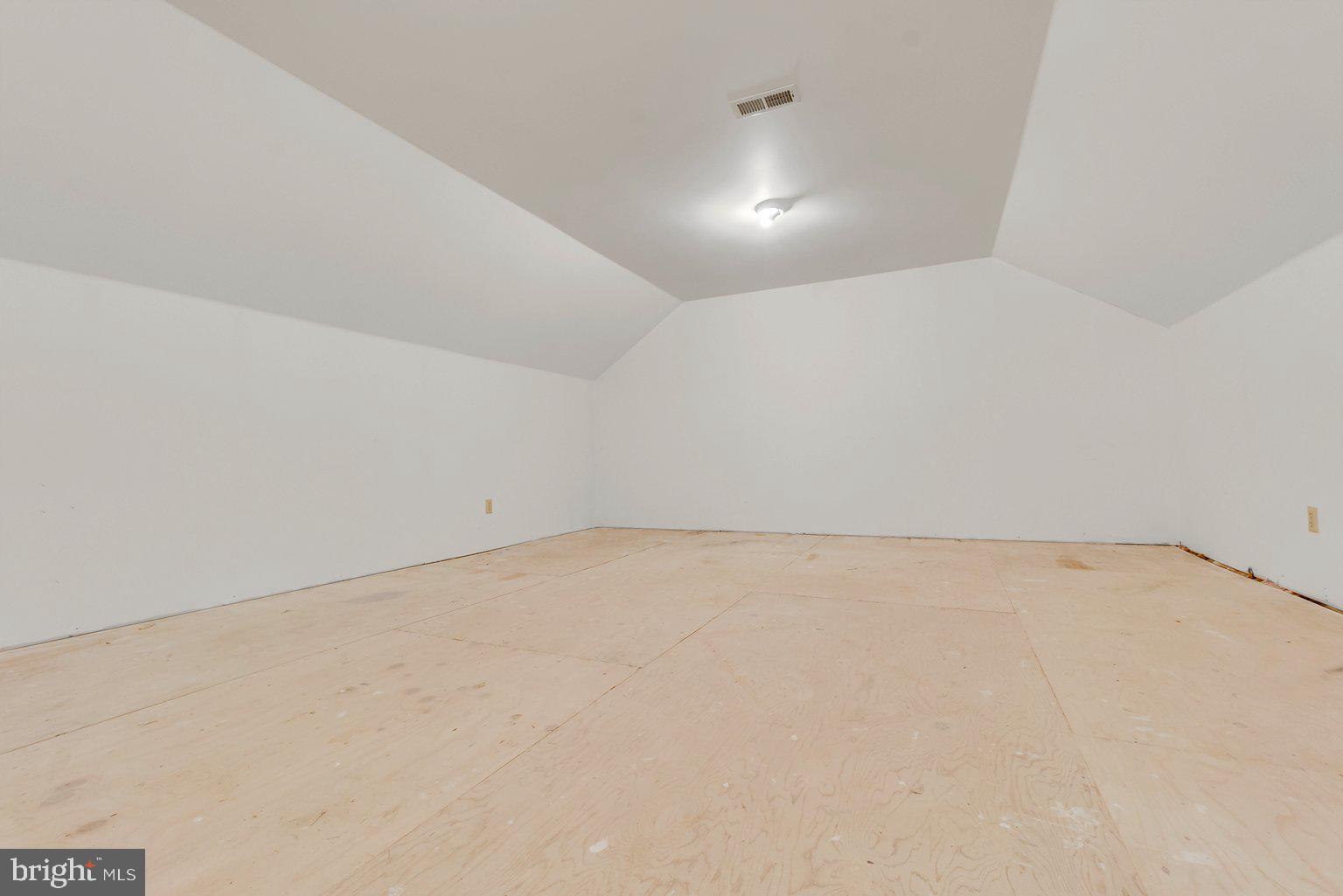 OLIVER BEACH - Residential