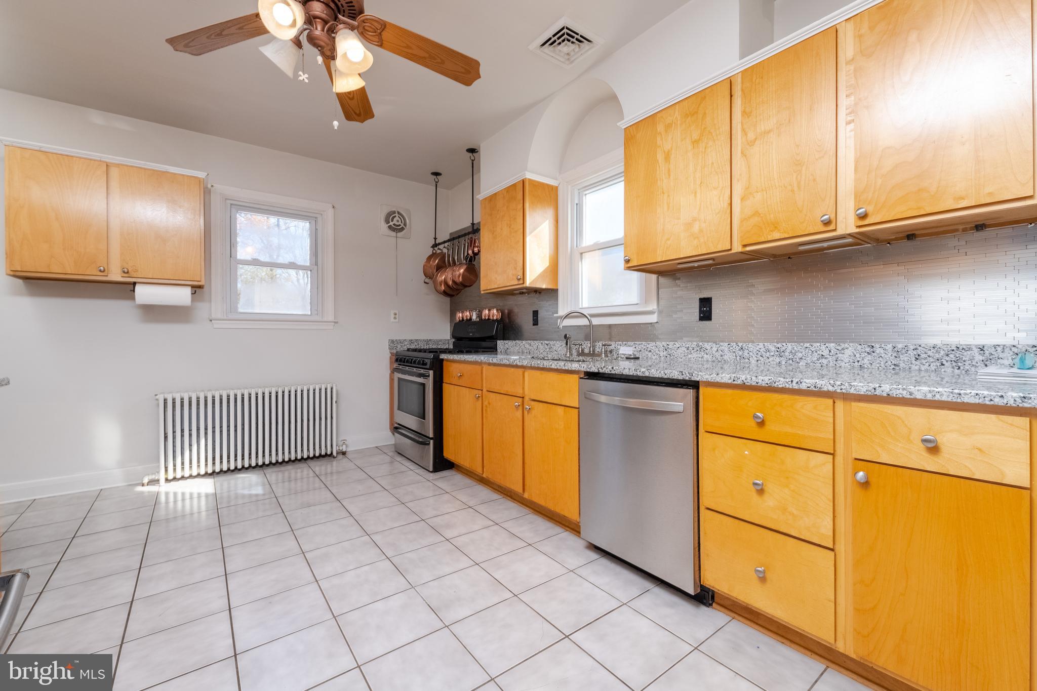 WOODSIDE - Residential