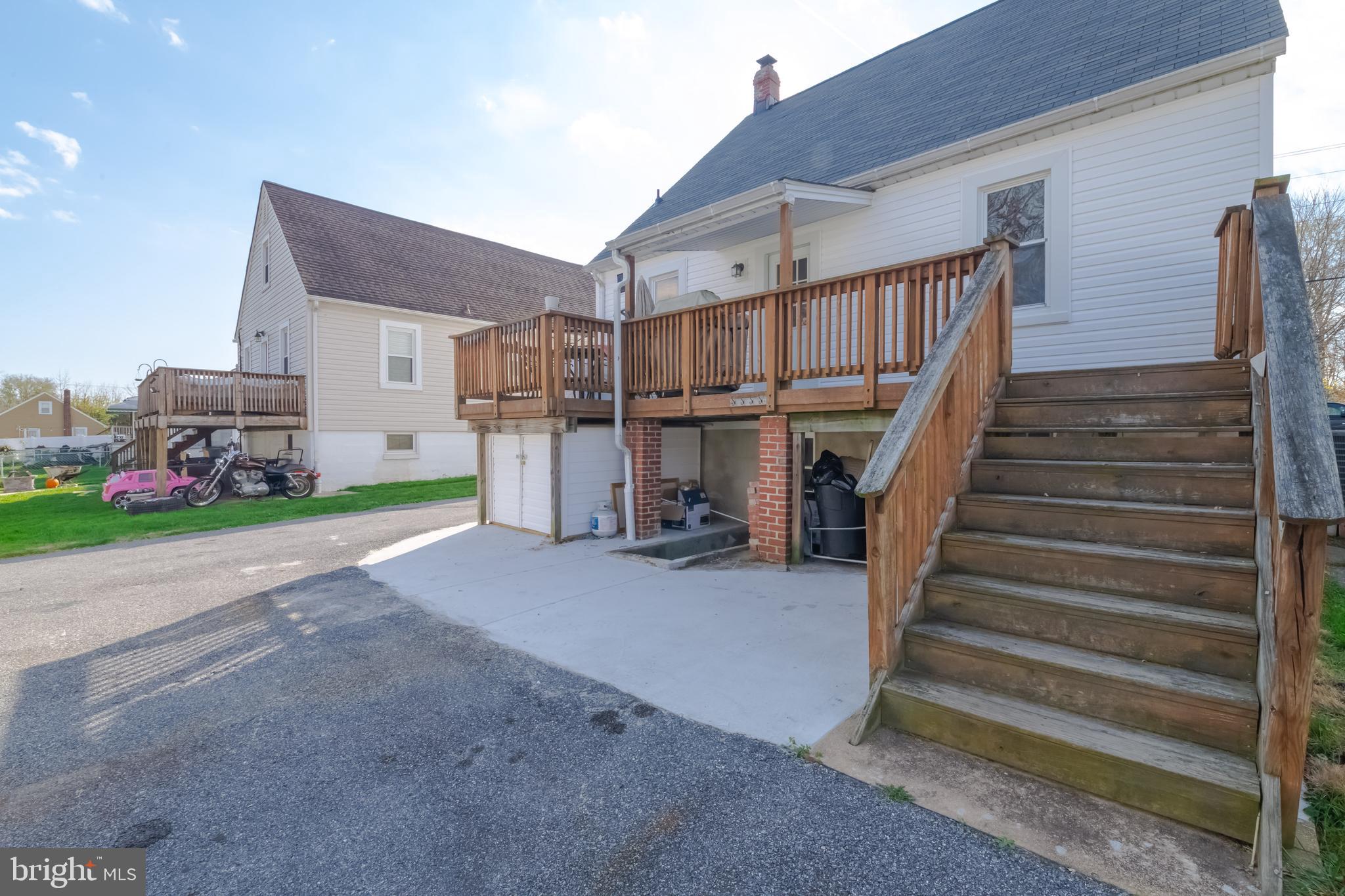 WOODSIDE - Residential