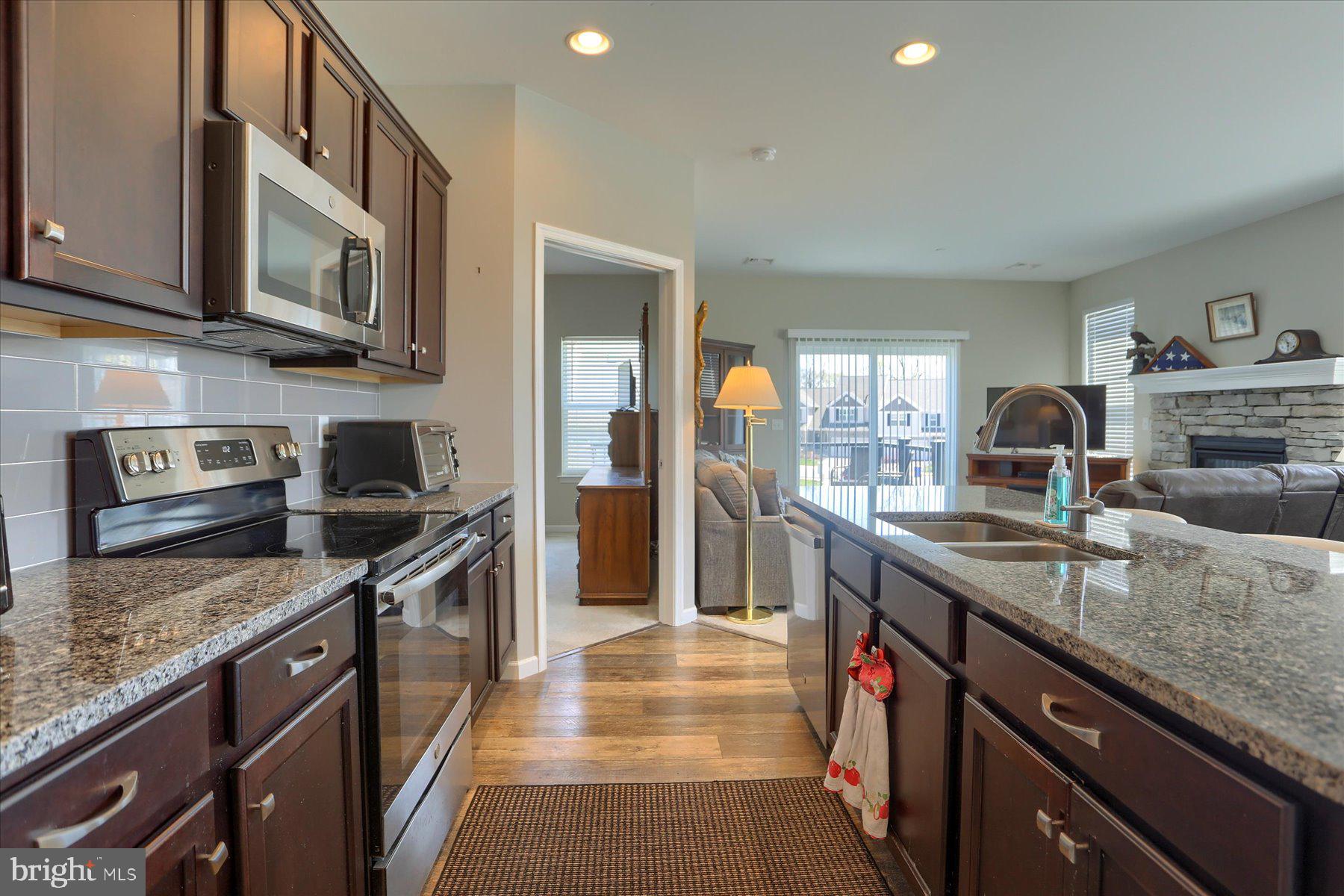 CHAMBERS POINTE - Residential