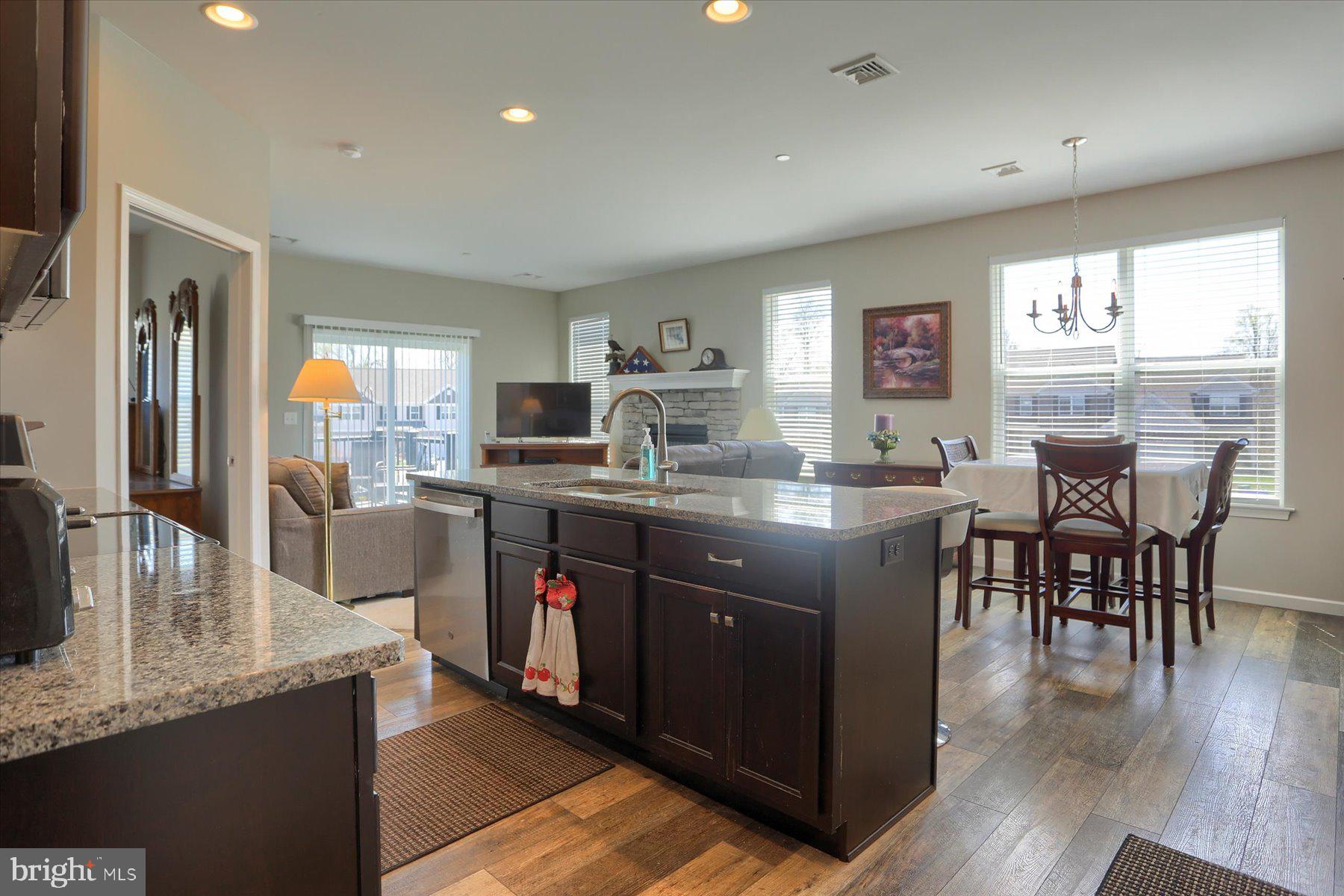 CHAMBERS POINTE - Residential