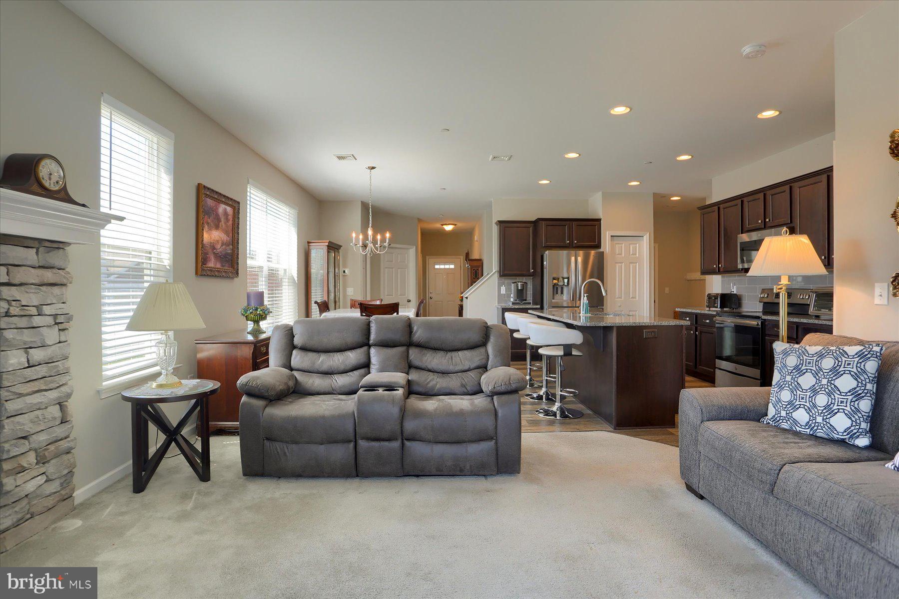 CHAMBERS POINTE - Residential