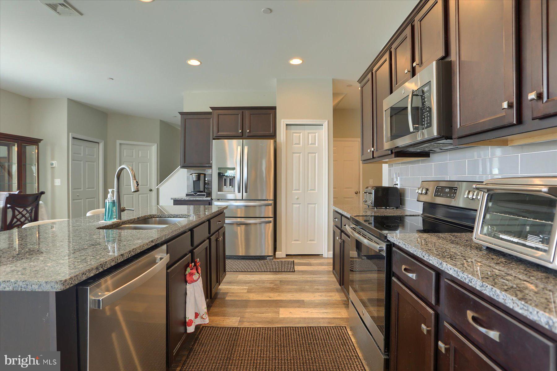 CHAMBERS POINTE - Residential