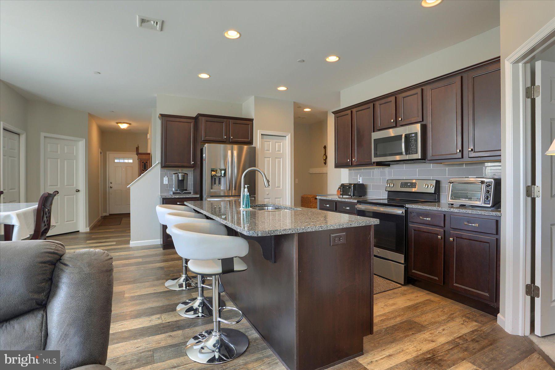 CHAMBERS POINTE - Residential