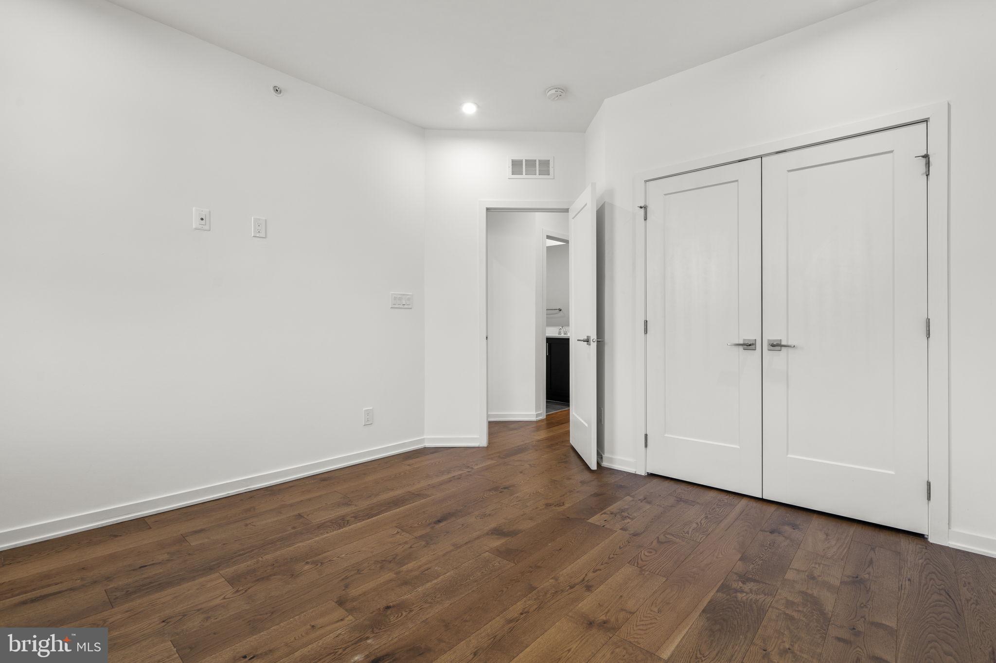 COMMONWEALTH PLACE AT WESTFIELDS - Residential