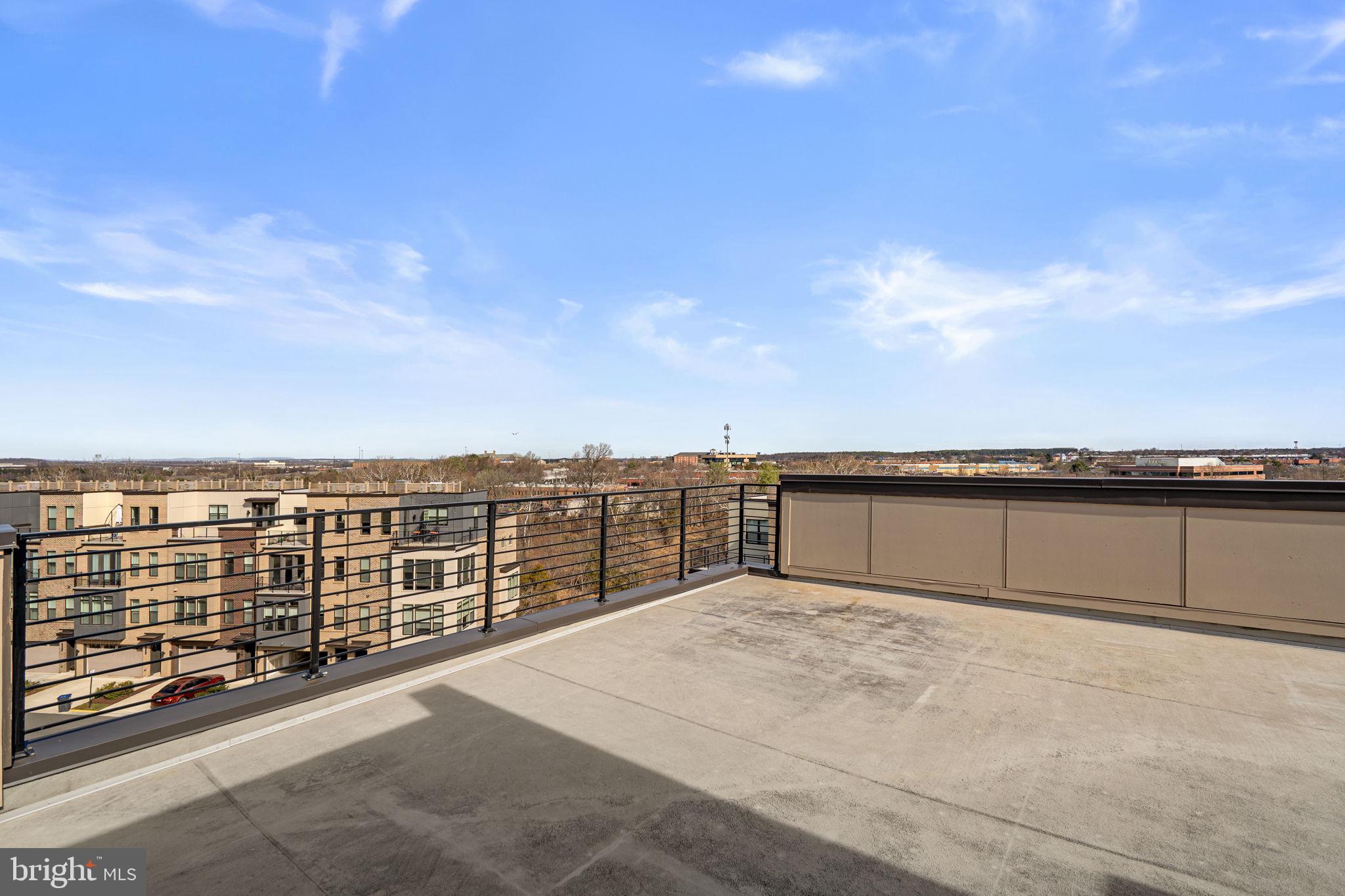 COMMONWEALTH PLACE AT WESTFIELDS - Residential