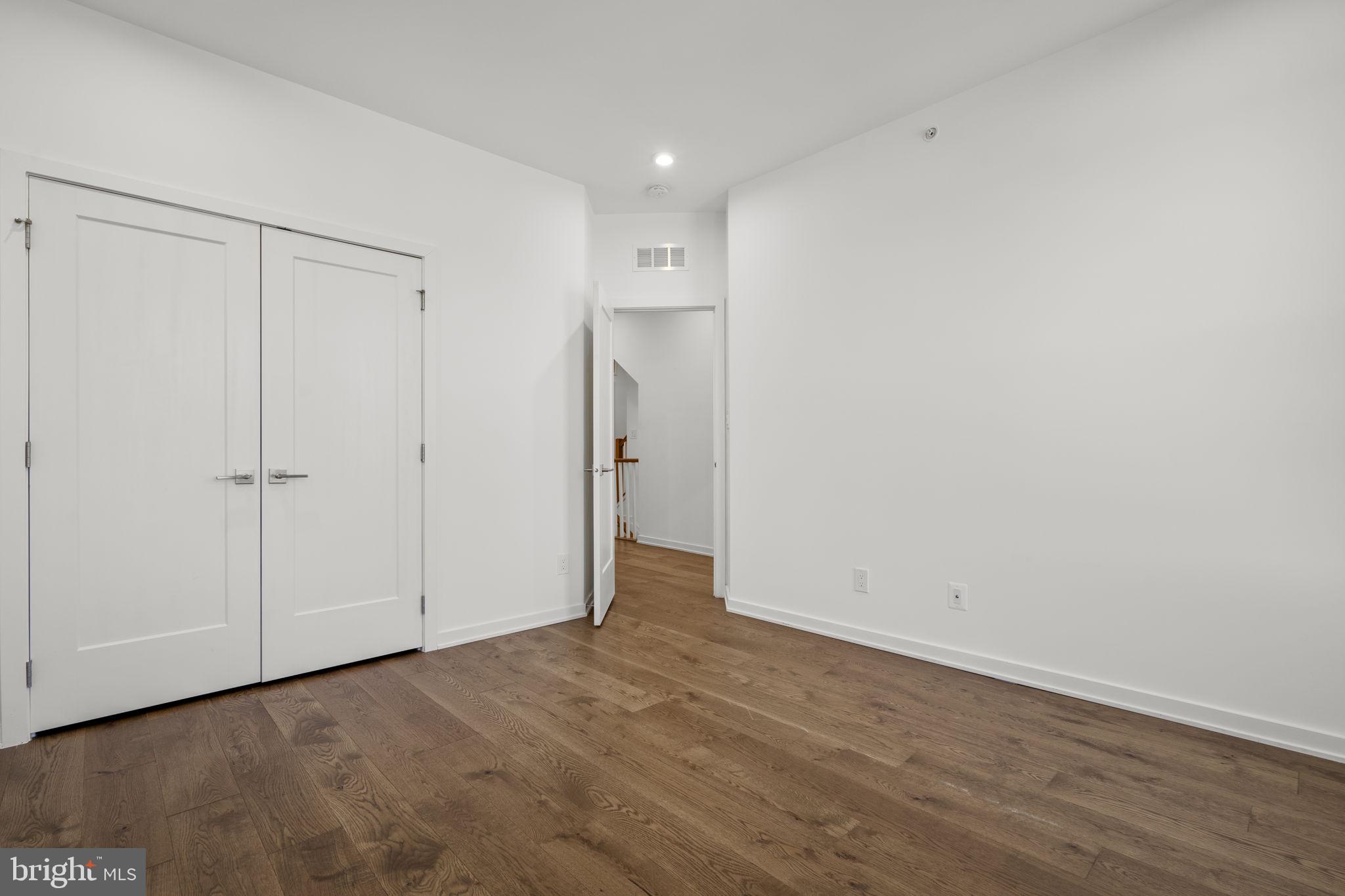 COMMONWEALTH PLACE AT WESTFIELDS - Residential