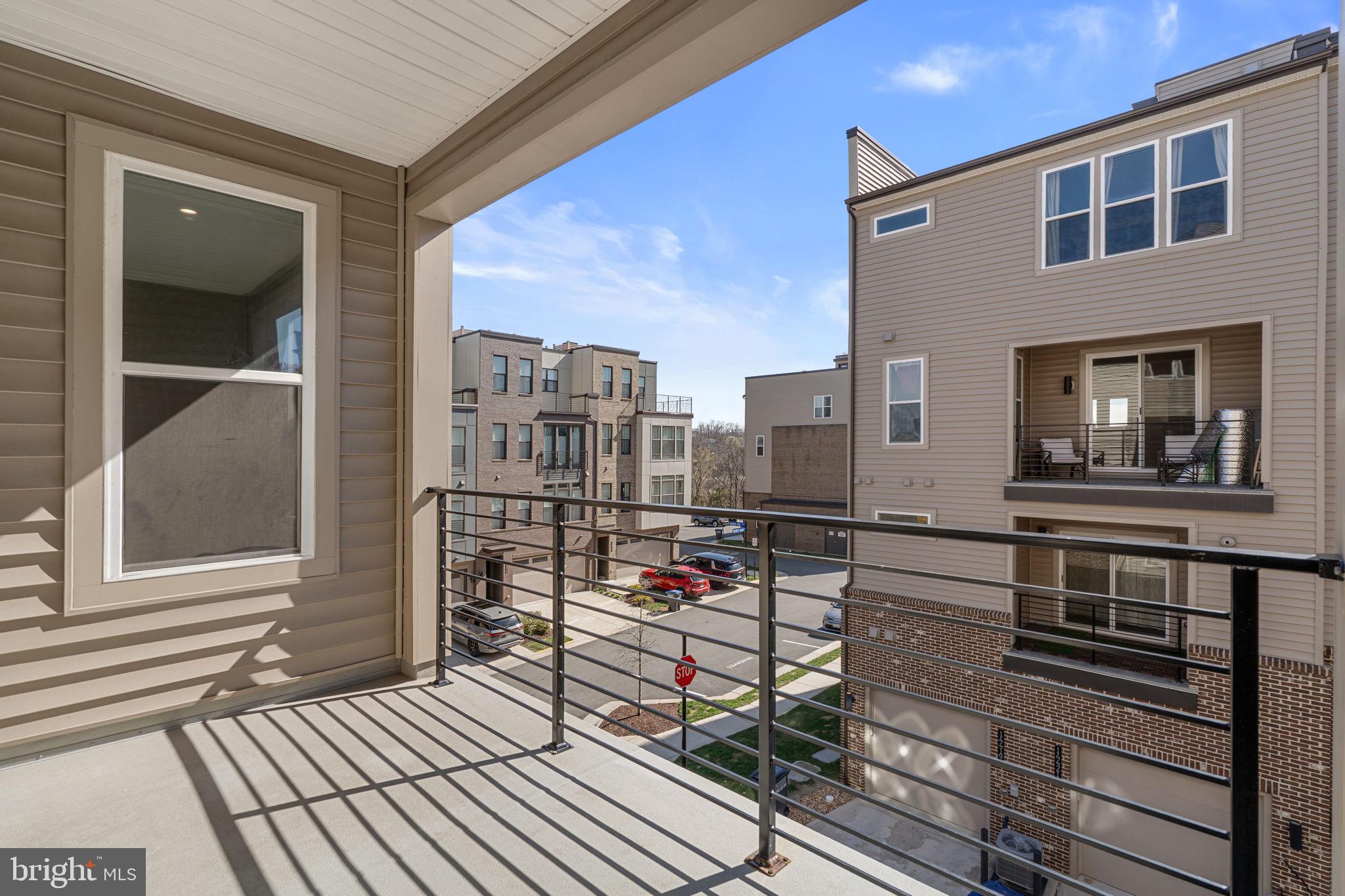 COMMONWEALTH PLACE AT WESTFIELDS - Residential