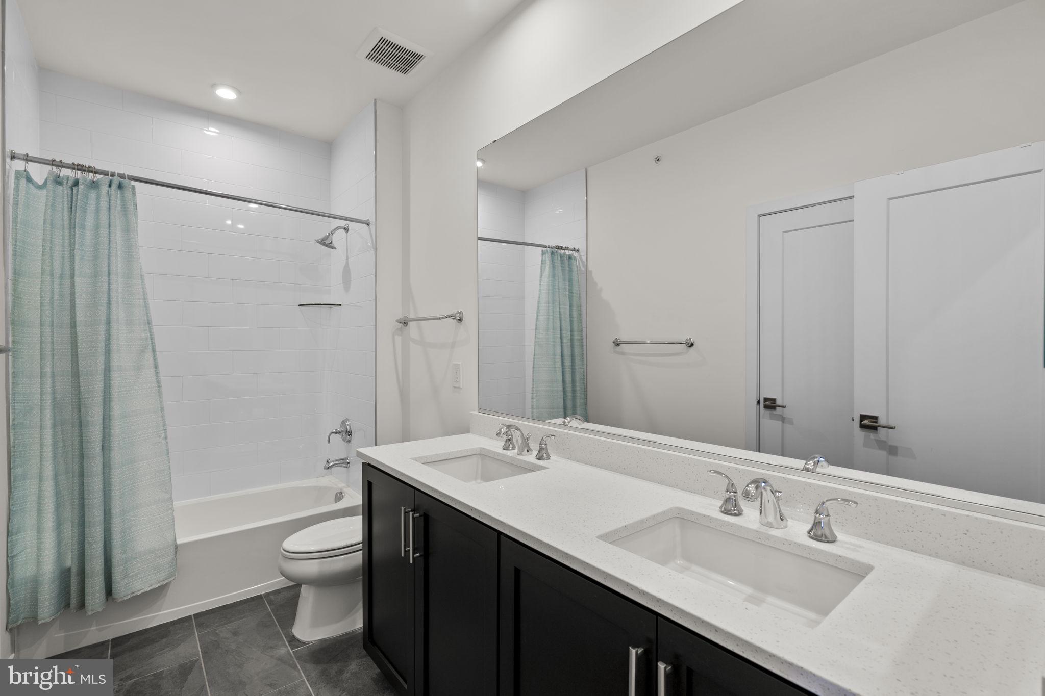 COMMONWEALTH PLACE AT WESTFIELDS - Residential