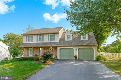Photo of 3622 Falcon Court, MOUNTVILLE, PA 17554 (MLS # PALA2057322)