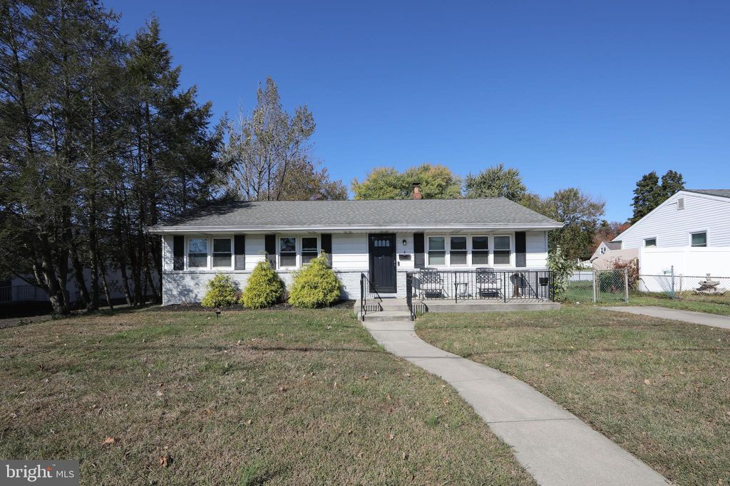 Photo of 8 Pennsylvania Avenue, SOMERDALE, NJ 08083 (MLS # NJCD2104536)