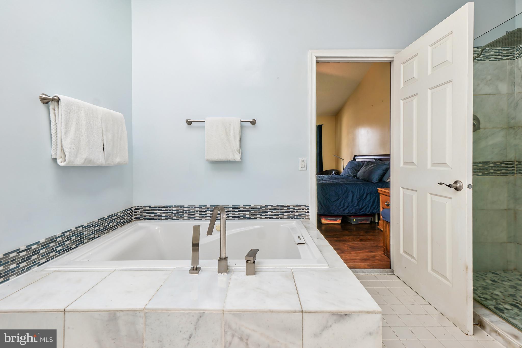 TWIN OAKS FARM - Residential