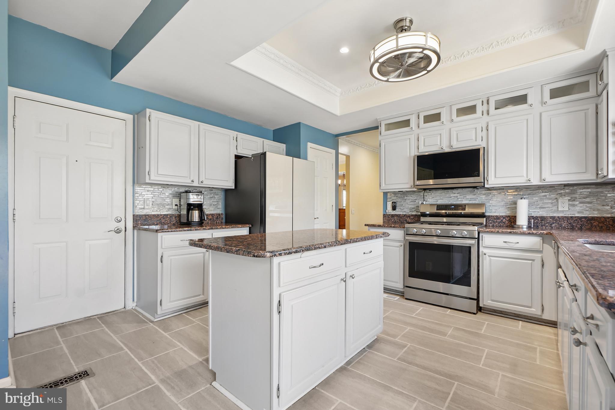 TWIN OAKS FARM - Residential