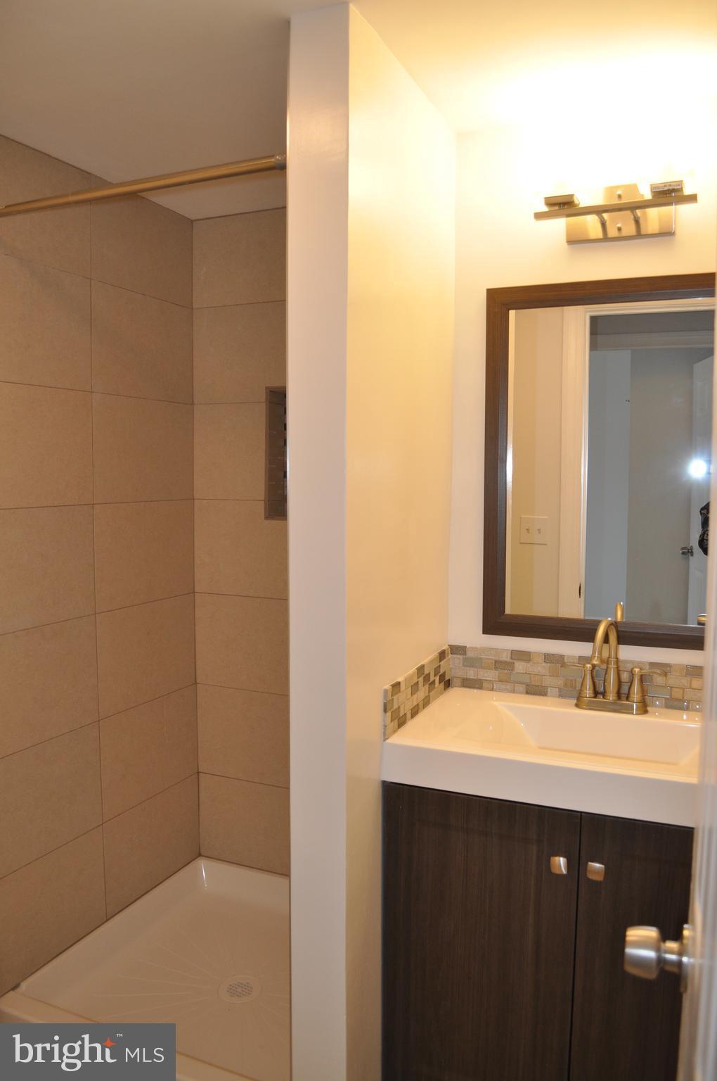 WILLIAMSBURG VILLAGE - Residential Lease