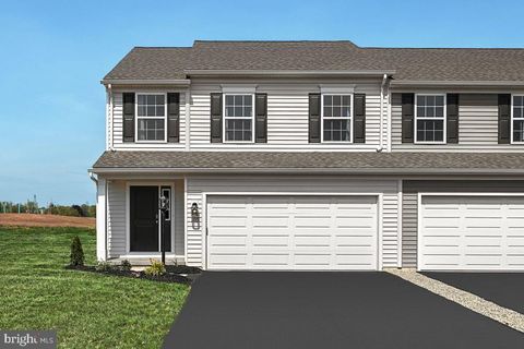 Townhouse For Sale - 105 Easton Drive #LOT 19<br/> Perry County, DUNCANNON, PA 17020