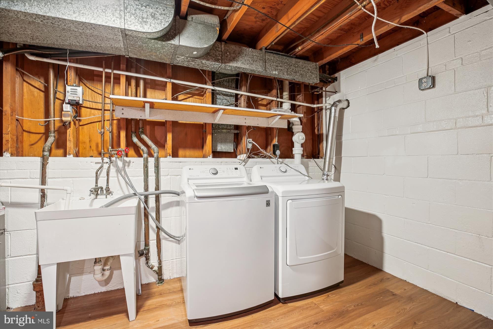 MAPLEWOOD - Residential