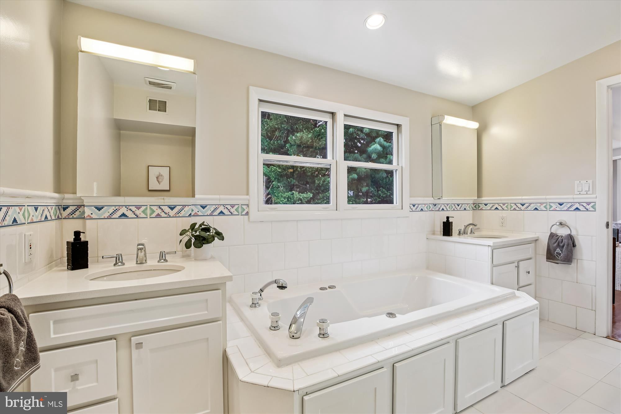 MAPLEWOOD - Residential