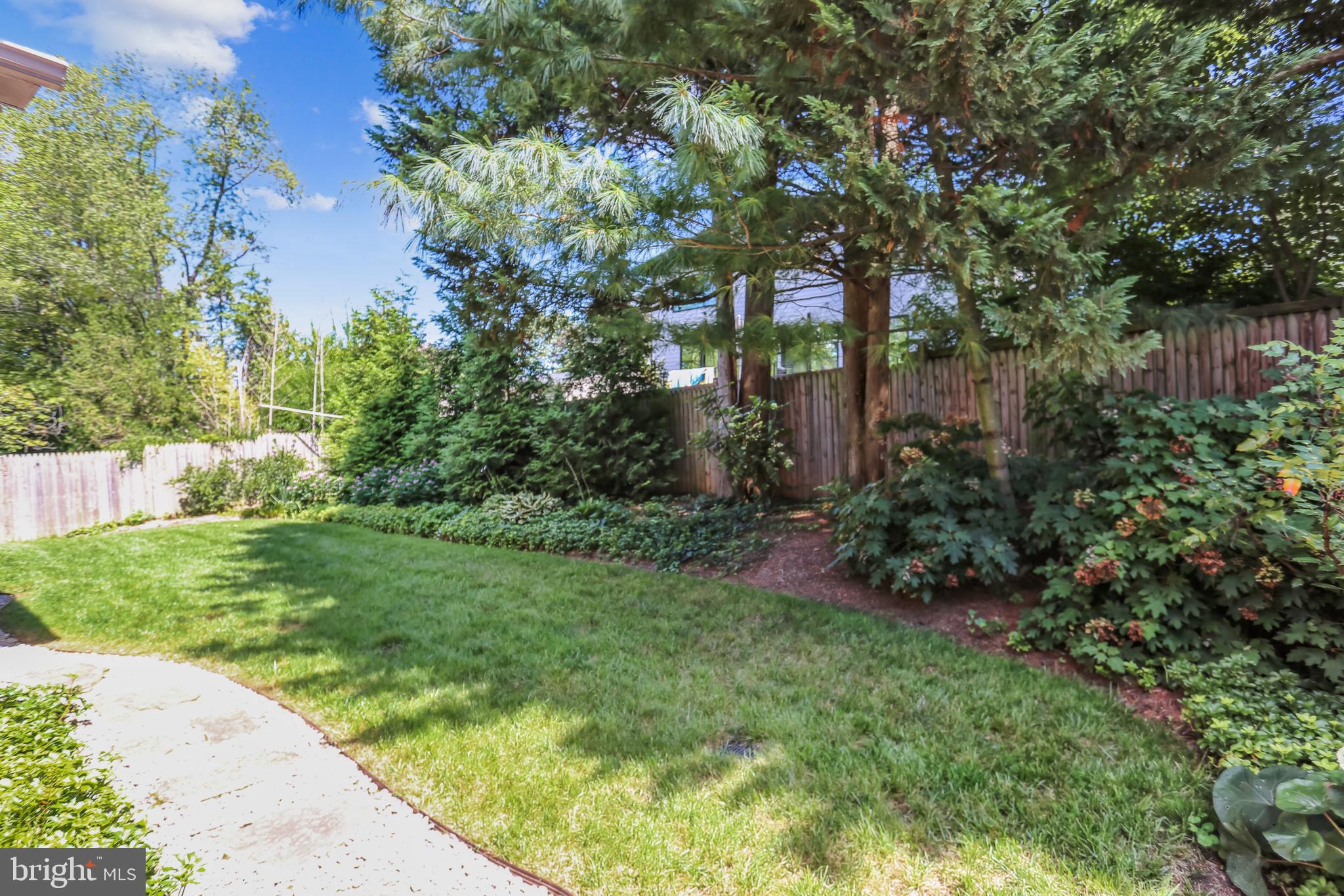 MAPLEWOOD - Residential