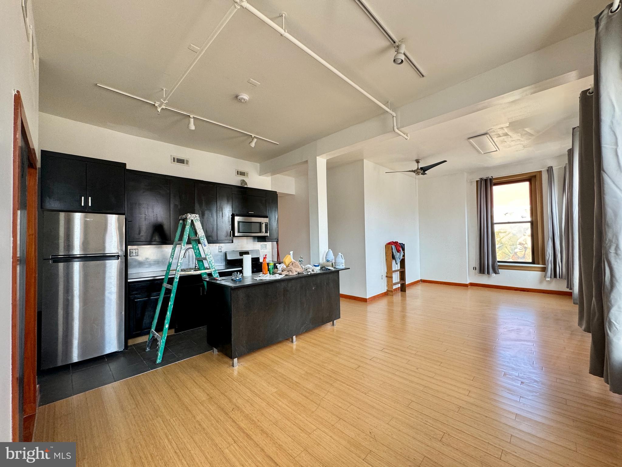 CHINATOWN - Residential Lease