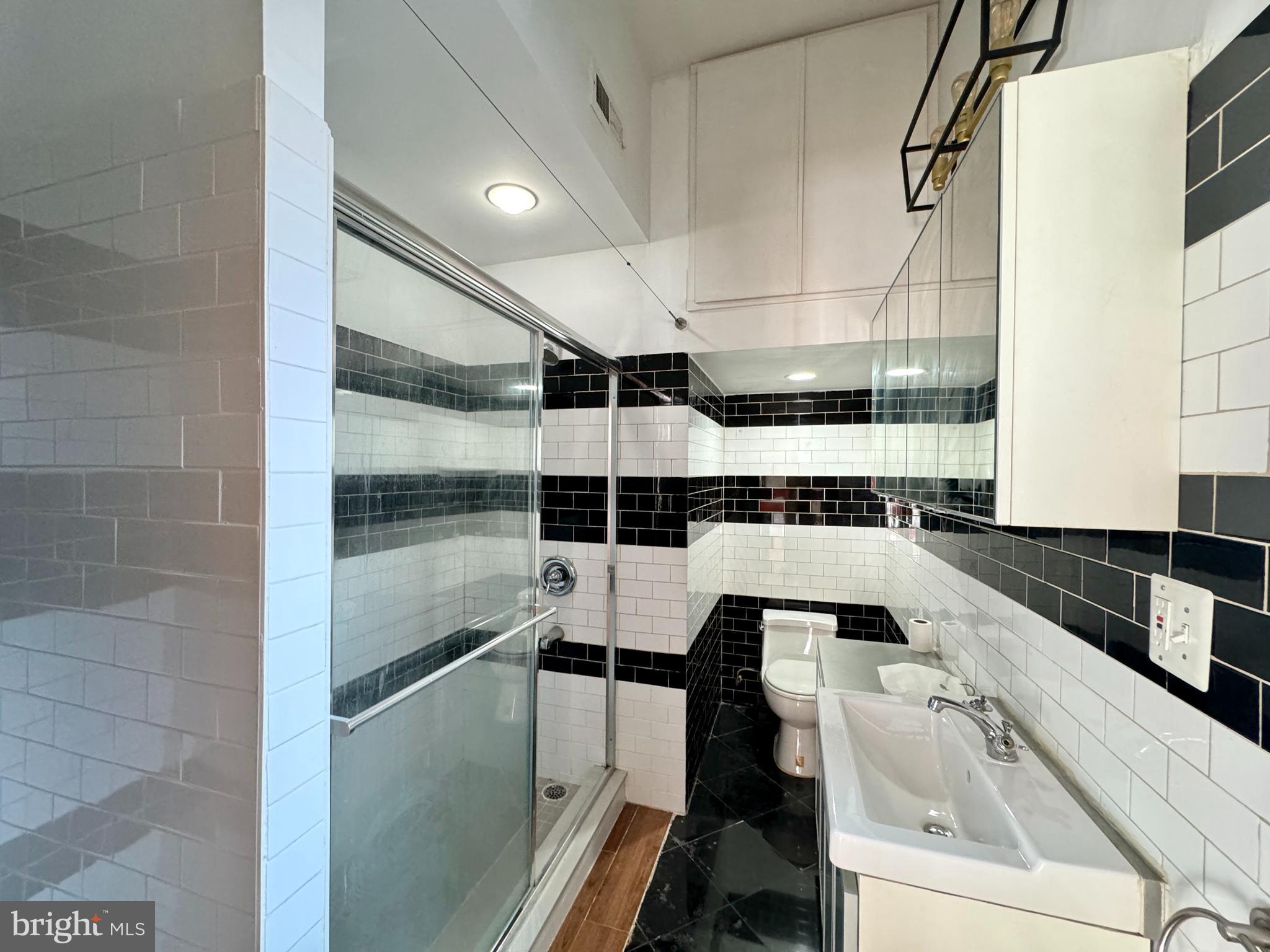 CHINATOWN - Residential Lease