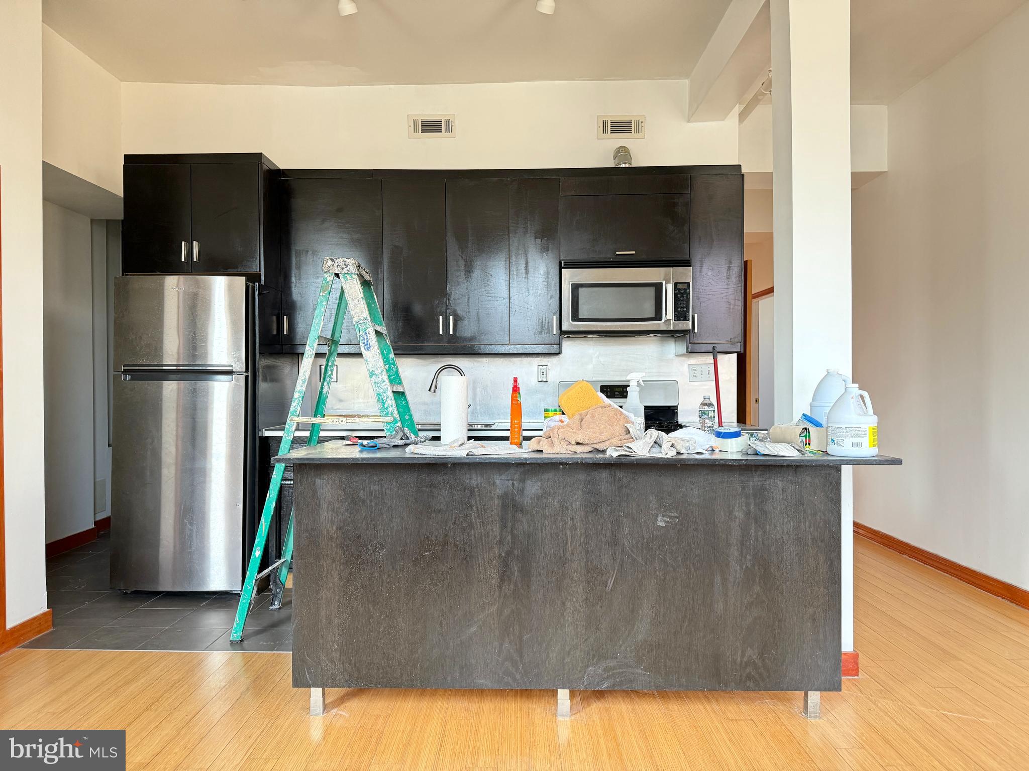 CHINATOWN - Residential Lease