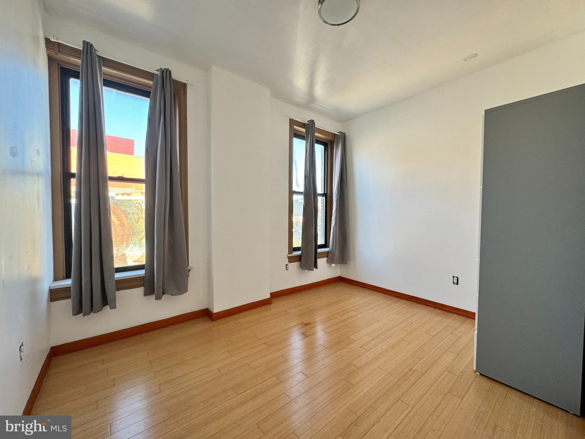 CHINATOWN - Residential Lease