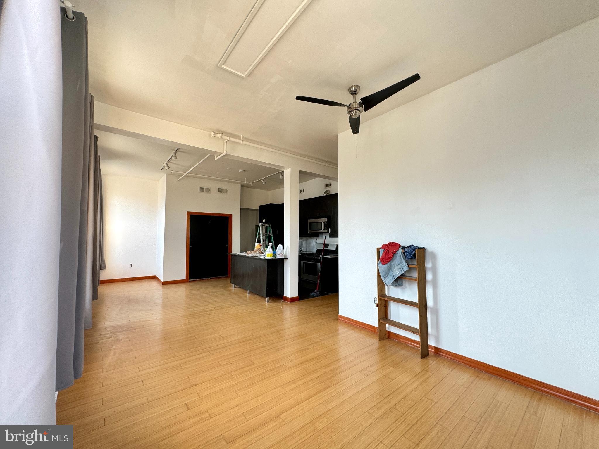 CHINATOWN - Residential Lease