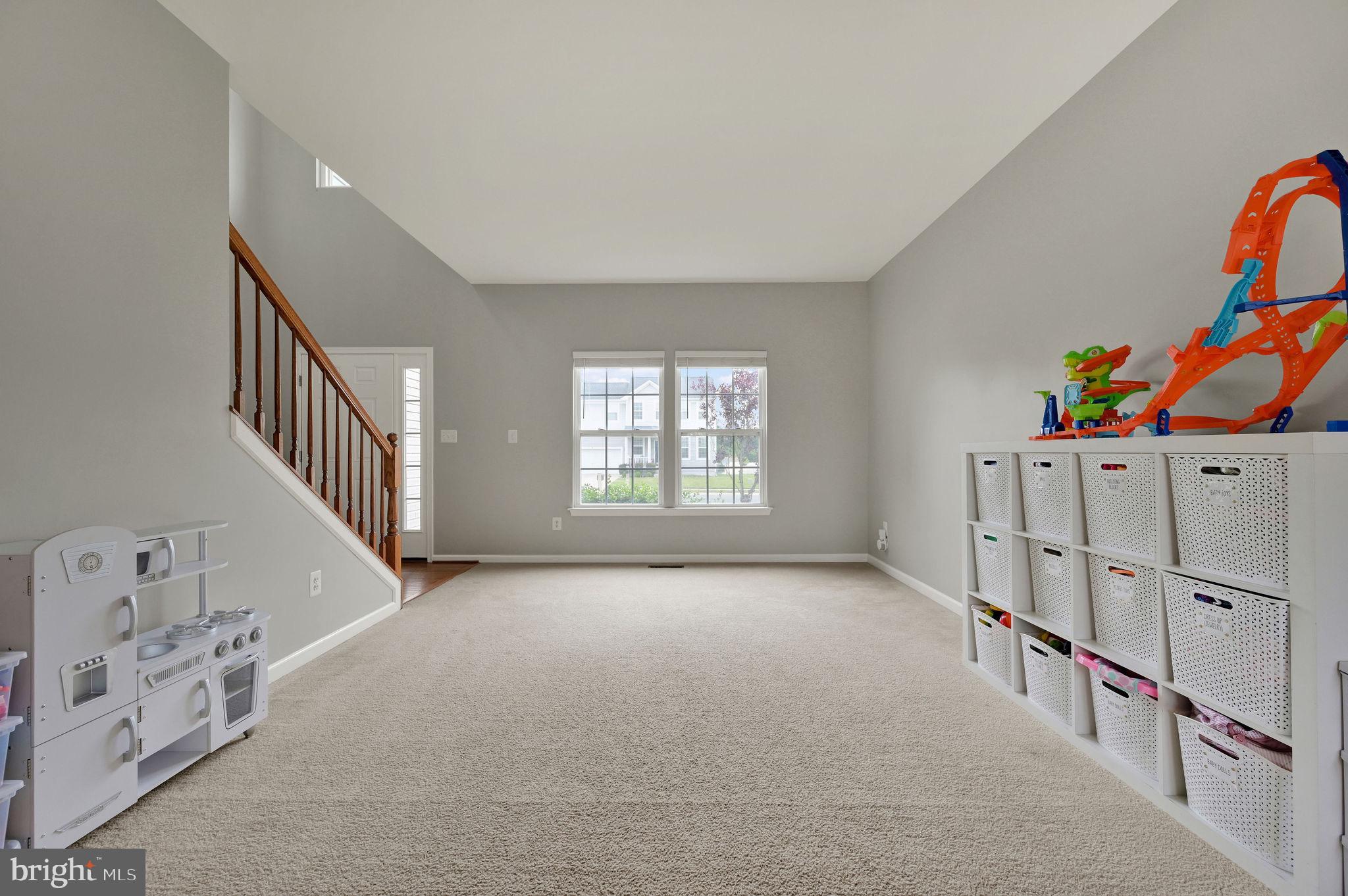 33 BRIELLE WAY