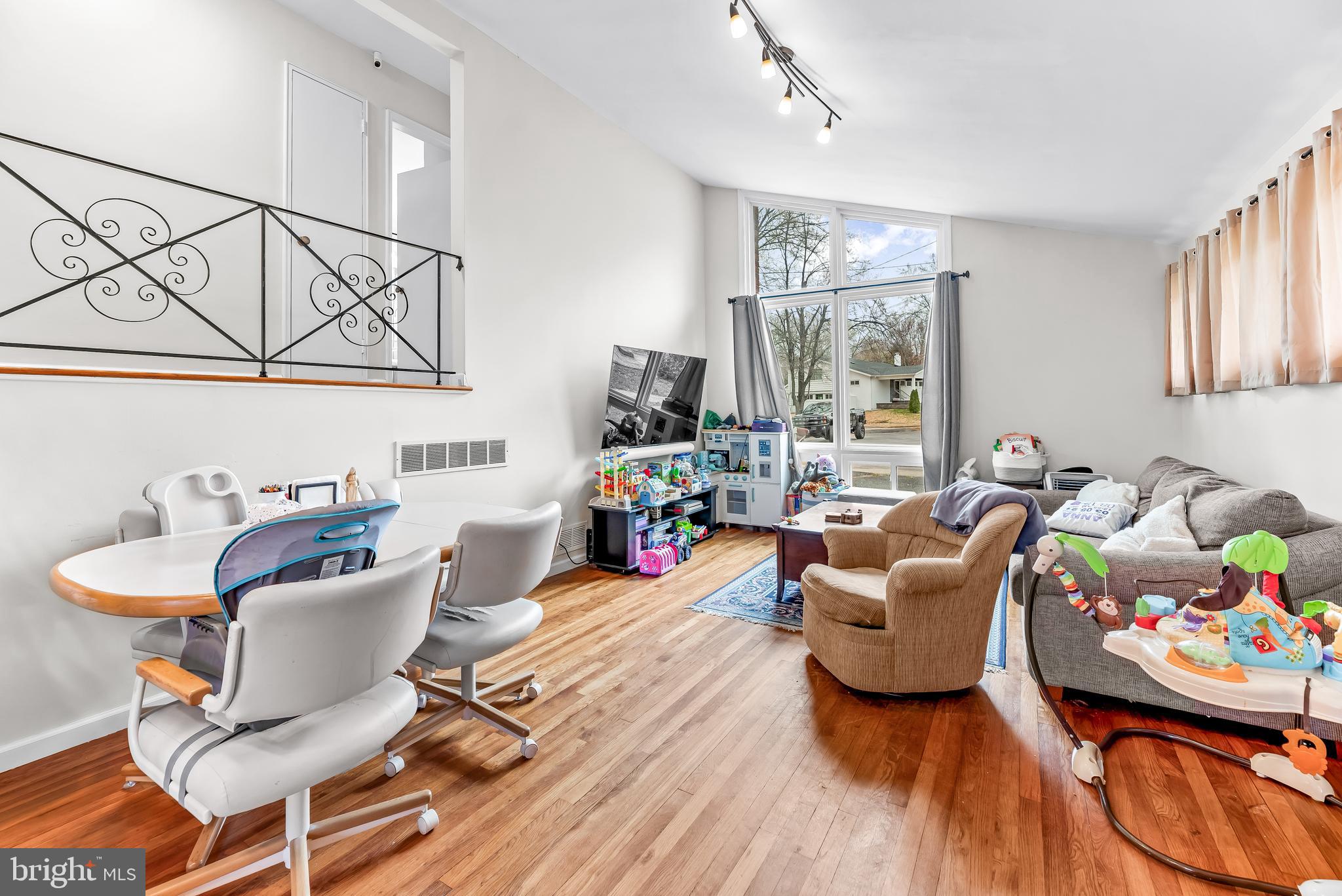 GREENWOOD ACRES - Residential